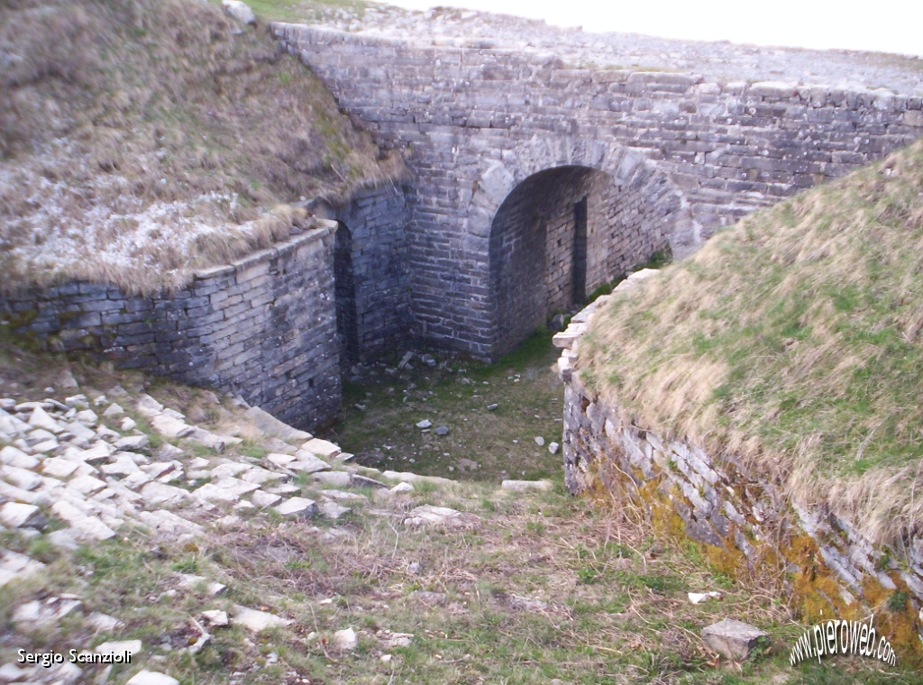 19 POSTAZIONE FISSA DI TIRO.jpg